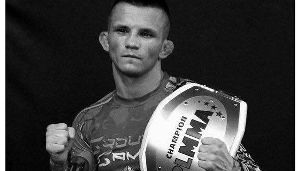 Rodzina, kibice i przyjaciele pożegnają we wtorek zmarłego przedwcześnie utalentowanego, szczecińskiego zawodnika MMA Dawida Żywicę.