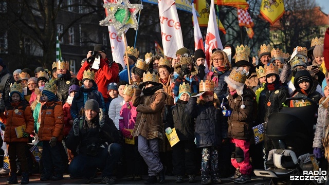 Orszak Trzech Króli 2016. Fot. Łukasz Szełemej [Radio Szczecin] Orszak Trzech Króli przeszedł ulicami Szczecina [WIDEO, ZDJĘCIA]