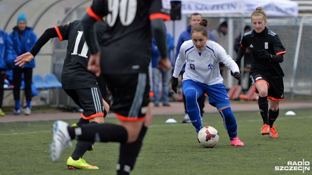 Olimpia Szczecin - GOSiRKi Piaseczno 4:0. Fot. Łukasz Szełemej [Radio Szczecin] Walka o utrzymanie nadal trwa. Efektowne zwycięstwo Olimpii [ZDJĘCIA]