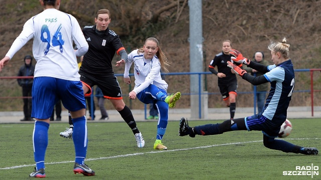 Olimpia Szczecin - GOSiRKi Piaseczno 4:0. Fot. Łukasz Szełemej [Radio Szczecin] Walka o utrzymanie nadal trwa. Efektowne zwycięstwo Olimpii [ZDJĘCIA]