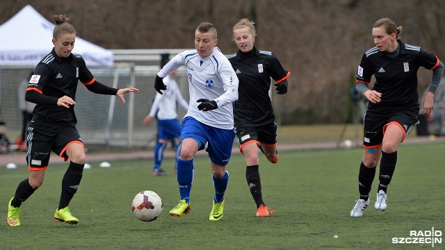 Olimpia Szczecin - GOSiRKi Piaseczno 4:0. Fot. Łukasz Szełemej [Radio Szczecin] Walka o utrzymanie nadal trwa. Efektowne zwycięstwo Olimpii [ZDJĘCIA]