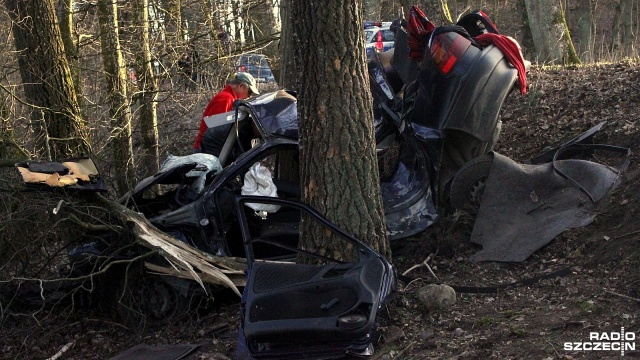 Dwie osoby ranne w wypadku na drodze powiatowej Oparzno - Lipce w powiecie świdwińskim.