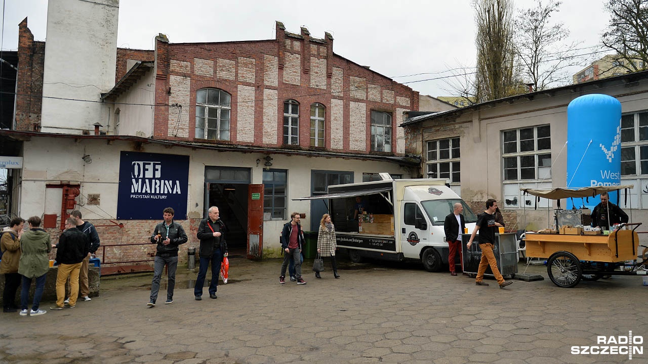 Ekobazar, rękodzieło, zlot food trucków oraz winyle - rusza pierwszy Szczeciński Bazar Rozmaitości. Impreza odbywa się w niedzielę w Off Marinie.