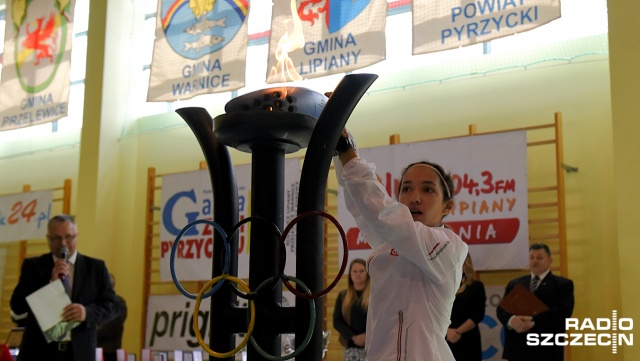 W Lipianach płonie już olimpijski znicz. Na Pomorzu Zachodnim trwają 52. Centralne Dni Olimpijczyka. Fot. Jarosław Gaszyński [Radio Szczecin] Olimpijski znicz w Lipianach. Wśród gości medaliści igrzysk [ZDJĘCIA]