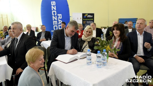 W Lipianach płonie już olimpijski znicz. Na Pomorzu Zachodnim trwają 52. Centralne Dni Olimpijczyka. Fot. Jarosław Gaszyński [Radio Szczecin] Olimpijski znicz w Lipianach. Wśród gości medaliści igrzysk [ZDJĘCIA]