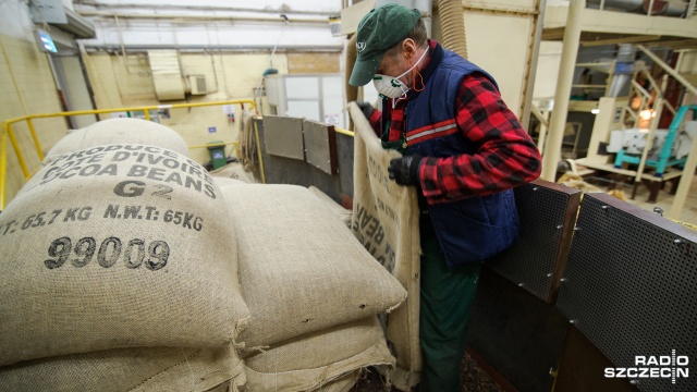 Fabryka Gryf produkuje 13 tysięcy ton czekolady rocznie. Fot. Konrad Nowak [Radio Szczecin] Dzięki nim w Szczecinie pachnie czekoladą. Gryf ma już 70 lat [WIDEO, ZDJĘCIA]