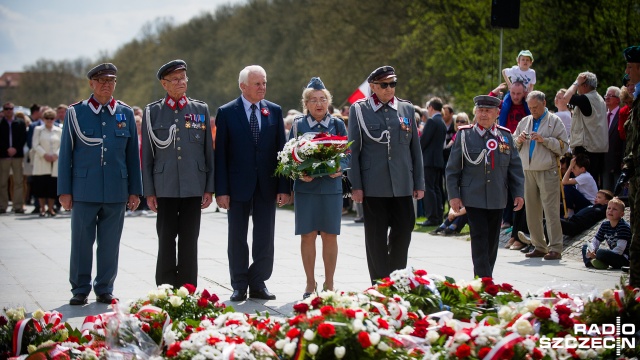 "Warto walczyć o ideały". Szczecin upamiętnia rocznicę Konstytucję 3 Maja. Fot. Konrad Nowak [Radio Szczecin] "Warto walczyć o ideały". Szczecin upamiętnił Konstytucję 3 Maja [DUŻO ZDJĘĆ]