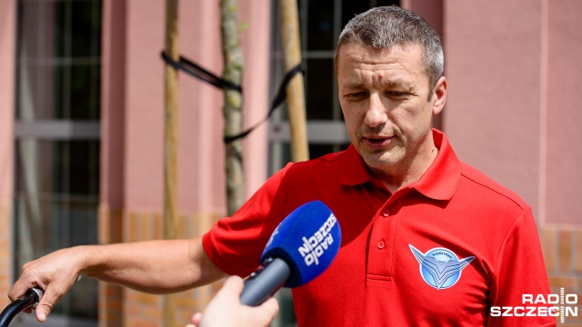 Szczecińska fundacja Projekt353 zaprezentowała legendarny rower marki Stoewer. Na zdjęciu Wojciech Kadrzyński. Fot. Konrad Nowak [Radio Szczecin] Rower marki Stoewer zaprezentowany. Cacko [WIDEO, ZDJĘCIA]