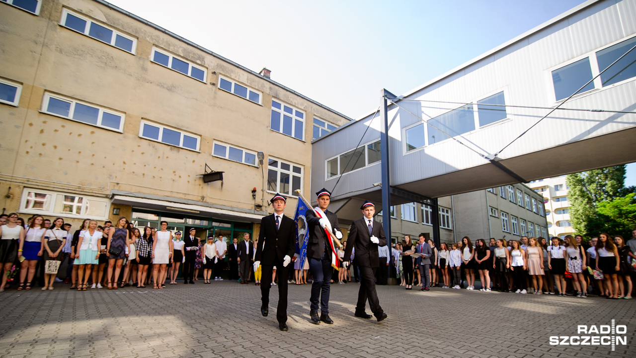 Projekt rozporządzenia jest gotowy. Nowe przepisy zakładają, że krótszy będzie już nadchodzący rok szkolny. Zakończy się w pierwszy piątek po 20 czerwca, czyli 23. Taka zasada ma obowiązywać na stałe.