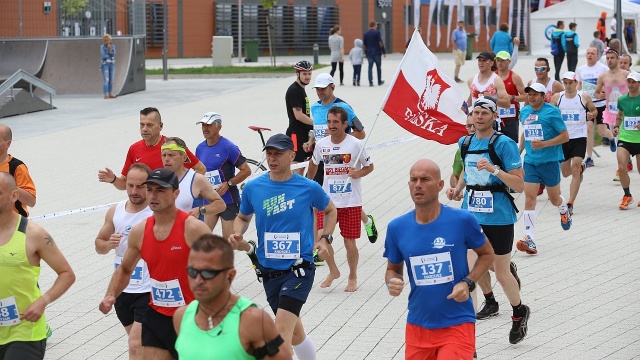 2. PZU Maraton Szczeciński. Fot. Jakub Lisowski [Radio Szczecin] Paweł Kosek i Ewa Huryń wygrali 2. PZU Maraton Szczeciński [WIDEO, ZDJĘCIA]