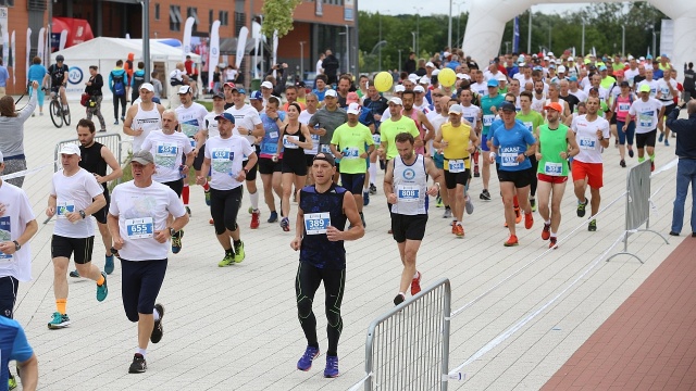 2. PZU Maraton Szczeciński. Fot. Jakub Lisowski [Radio Szczecin] Paweł Kosek i Ewa Huryń wygrali 2. PZU Maraton Szczeciński [WIDEO, ZDJĘCIA]