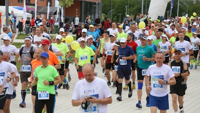 2. PZU Maraton Szczeciński. Fot. Jakub Lisowski [Radio Szczecin] Paweł Kosek i Ewa Huryń wygrali 2. PZU Maraton Szczeciński [WIDEO, ZDJĘCIA]