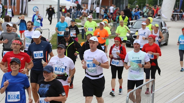 2. PZU Maraton Szczeciński. Fot. Jakub Lisowski [Radio Szczecin] Paweł Kosek i Ewa Huryń wygrali 2. PZU Maraton Szczeciński [WIDEO, ZDJĘCIA]