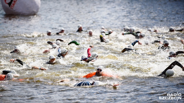 Tegoroczny Triathlon Szczecin jest największym w trzyletniej historii organizacji zawodów z cyklu Enea Triathlon Tour w stolicy Pomorza Zachodniego. Fot. Konrad Nowak [Radio Szczecin] Tylko dla twardzieli. Zwycięzcy triathlonu w Szczecinie [WIDEO, ZDJĘCIA]