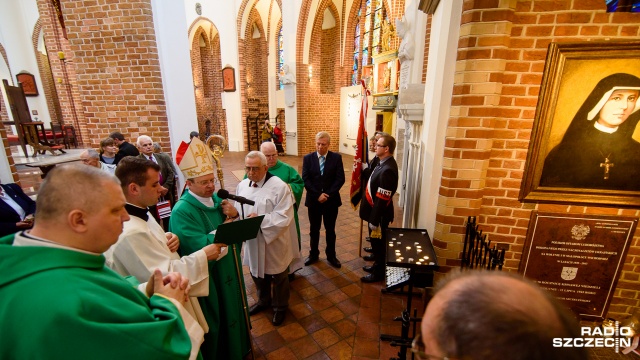 Uroczysta msza ku pamięci poległych w rzezi na Wołyniu i Kresach Południowo-Wschodnich w 1943 r. Fot. Konrad Nowak [Radio Szczecin] Szczecińskie obchody rocznicowe rzezi wołyńskiej [WIDEO, ZDJĘCIA]