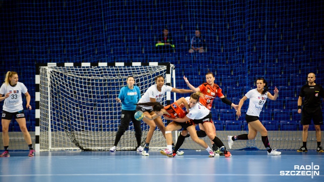 Porażka szczecińskich szczypiornistek na inaugurację Baltica Summer Cup w Szczecinie. Piłkarki Pogoni przegrały z Zagłębiem Lubin 27:28. Fot. Konrad Nowak [Radio Szczecin] Baltica sprawdza formę w Szczecinie. Z Zagłębiem nie poszło [ZDJĘCIA]