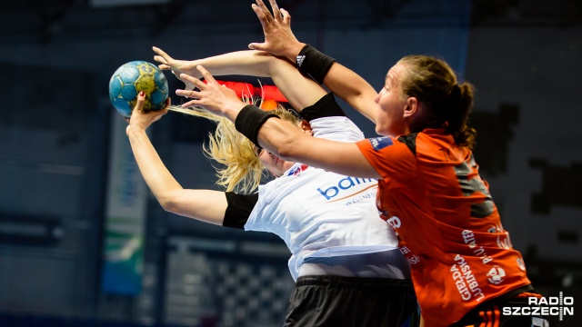 Porażka szczecińskich szczypiornistek na inaugurację Baltica Summer Cup w Szczecinie. Piłkarki Pogoni przegrały z Zagłębiem Lubin 27:28. Fot. Konrad Nowak [Radio Szczecin] Baltica sprawdza formę w Szczecinie. Z Zagłębiem nie poszło [ZDJĘCIA]