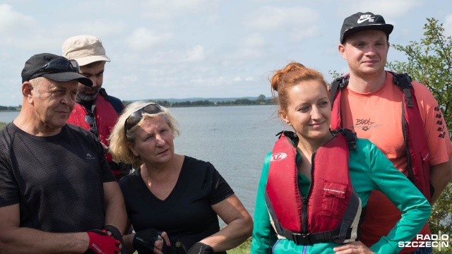 Spływ z Olkiem Dobą w Marinie w Kamieniu Pomorskim. Fot. Maciej Myszkowiak [Radio Szczecin] Rodzinny spływ z Olkiem Dobą dla słuchaczy [WIDEO, DUŻO ZDJĘĆ]