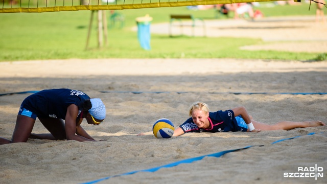 Plażowy trening Chemika Police. Fot. Konrad Nowak [Radio Szczecin] Nietypowy trening mistrzyń Polski [ZDJĘCIA]