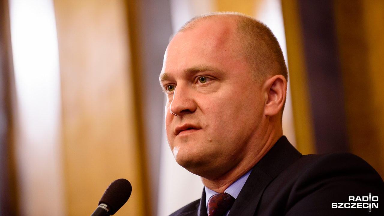 Nauczyciele ze Szkoły Podstawowej nr 5 im. Henryka Sienkiewicza przy ulicy Królowej Jadwigi w Szczecinie zachęcają swoich uczniów do czytania książek.
