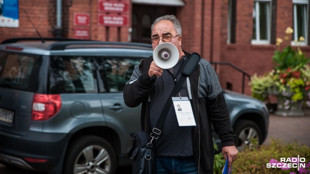 Protest przeciwko budowie terminala kontenerowego w Świnoujściu. Fot. Olaf Nowicki [Radio Szczecin] "Stop kontenerom" i "nie damy się zabetonować". Protest w Świnoujściu [ZDJĘCIA]