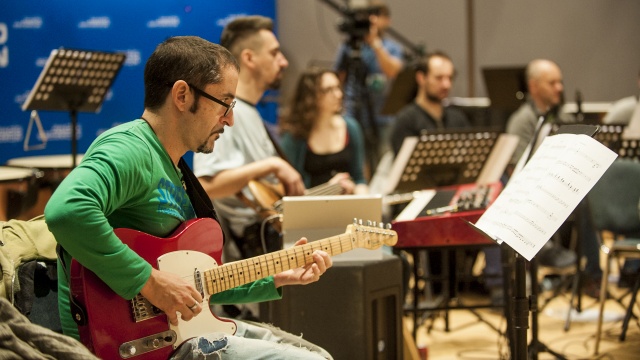 Próba Baltic Neopolis Orchestra w studiu S-1 Radia Szczecin. Fot. Olaf Nowicki [Radio Szczecin] Baltic Neopolis Orchestra przed wielkim koncertem w Azoty Arenie [WIDEO, ZDJĘCIA]