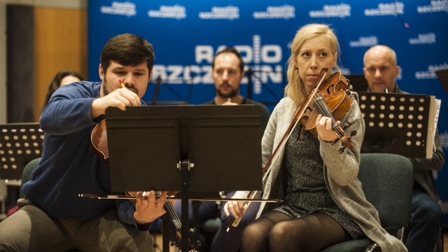 Próba Baltic Neopolis Orchestra w studiu S-1 Radia Szczecin. Fot. Olaf Nowicki [Radio Szczecin] Baltic Neopolis Orchestra przed wielkim koncertem w Azoty Arenie [WIDEO, ZDJĘCIA]