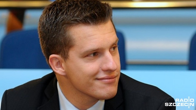 Lepiej by nie mówiło się o Polsce źle na arenie międzynarodowej - tak uważa poseł PO Arkadiusz Marchewka. Parlamentarzysta nie ma jednak nic przeciwko pikietom Komitetu Obrony Demokracji, organizowanym za granicą.