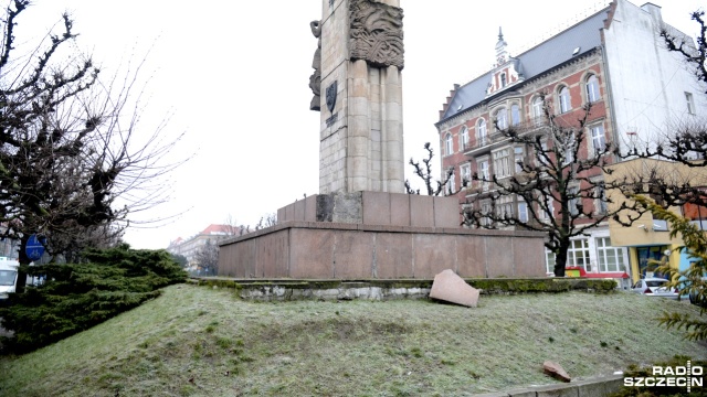 Za ten akt wandalizmu zapłaci miasto. Nieznani sprawcy uszkodzili Pomnik Wdzięczności dla Armii Czerwonej w Szczecinie.