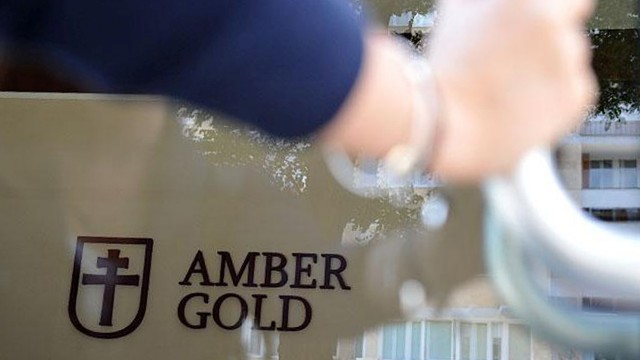 Proces w sprawie afery Amber Gold ruszy 21 marca - podaje Polska Agencja Prasowa. Przed Sądem Okręgowym w Gdańsku staną były prezes spółki Marcin P. i jego żona Katarzyna P.