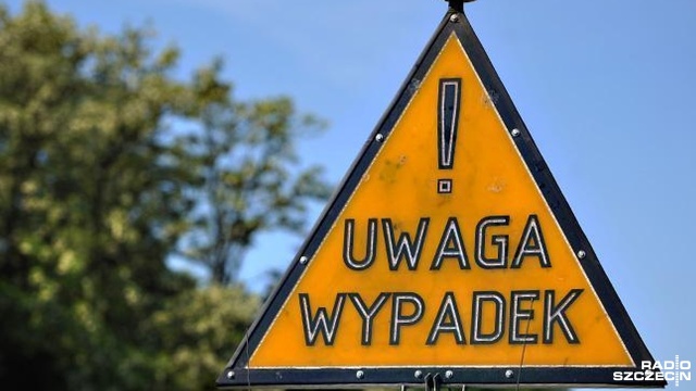 TIR i samochód osobowy zderzyły się na tzw. starej trójce między Płonią a Starym Czarnowem.