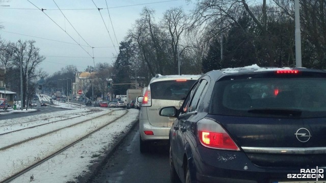 Korek na alei Wojska Polskiego w stronę Głębokiego przy skrzyżowaniu z Piotra Skargi.
