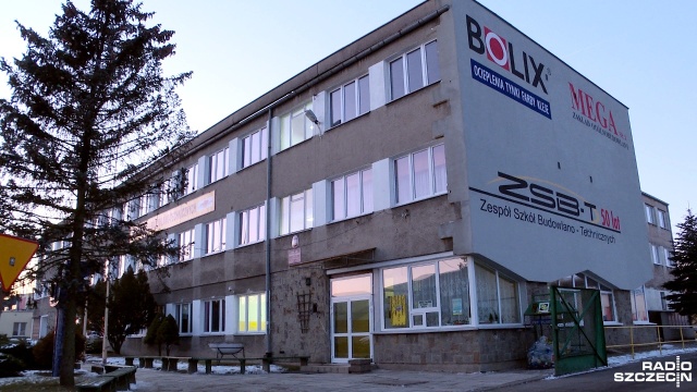 Groźba likwidacji wisi nad Zespołem Szkół Budowlano-Technicznych w Stargardzie. Zarząd powiatu podjął uchwałę intencyjną w tej sprawie, mimo zapowiedzi Ministerstwa Edukacji Narodowej o odbudowie szkolnictwa zawodowego.
