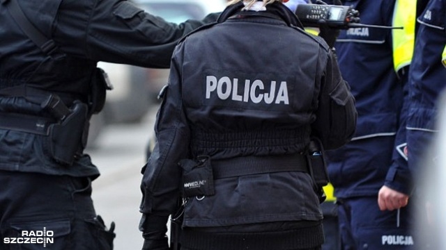 Trzy lata więzienia grożą kierowcy, który pod wpływem narkotyków prowadził samochód i pobił policjantów. 28-latek usłyszał już zarzuty.
