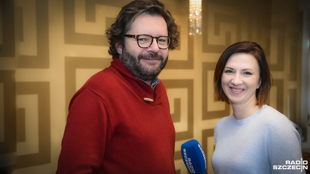 Piosenkarz w Potyczkach Moniki Pyrek wspominał prośbę od władz miasta o nagranie nazw przystanków. Później te nagrania pomagały pasażerom i wprawiły w zdumienie rodzinę Turnaua.