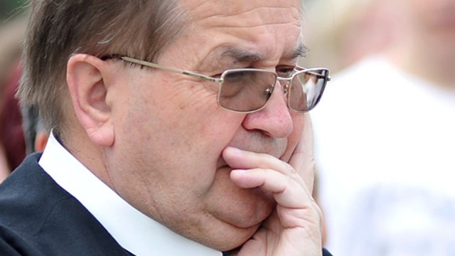 Uczelnia nigdy nie dostawała żadnego wsparcia od rządzących, jakkolwiek my wychowujemy, przygotowujemy młodzież dla posługi Rzeczpospolitej, tak jak wszystkie uczelnie - napisał w oświadczeniu ojciec Tadeusz Rydzyk.