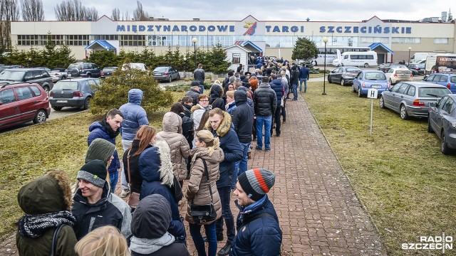 Suknie ślubne, smokingi, obrączki, występy zespołów oraz barmańskie pokazy - tak było w niedzielę w halach Międzynarodowych Targów Szczecińskich.