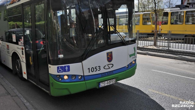 Rozpoczęły się zimowe ferie dla dzieci. Część autobusów komunikacji miejskiej w Szczecinie zniknęła z rozkładów jazdy.