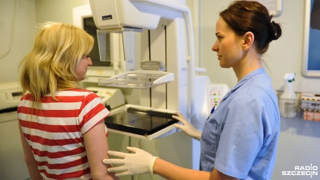 Darmowe badania mogą wykonać we wtorek mieszkanki Szczecina, Darłowa i Koszalina. Do tych miast przyjadą mammobusy ze specjalnym sprzętem, który umożliwia wykonanie diagnostyki piersi.