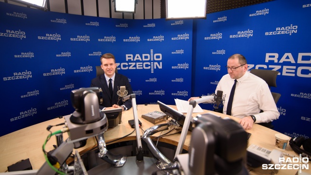 Ten program zadłuży Polskę - tak o projekcie ustawy Rodzina 500 plus mówił szczeciński poseł PO Arkadiusz Marchewka w audycji Rozmowy pod krawatem.