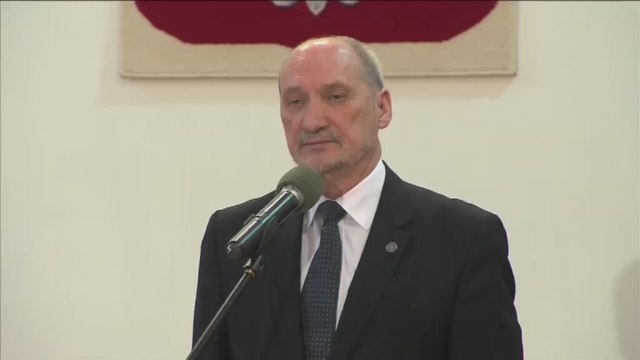 Minister Obrony Narodowej podpisał dokumenty umożliwiające wyjaśnienia sprawy raz jeszcze przez Komisję Badania Wypadków Lotniczych. W jej ramach będzie działać specjalna podkomisja.