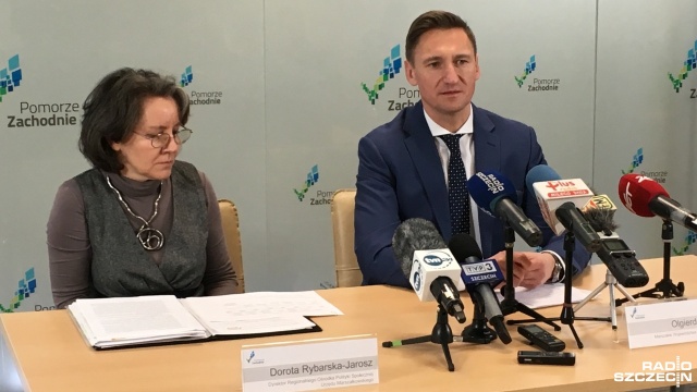 Zachodniopomorski Urząd Marszałkowski alarmuje, że wypłaty w ramach programu Rodzina 500 są zagrożone i zwraca się w tej sprawie do wojewody.