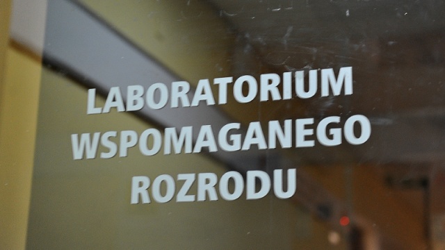 Sąd lekarski we Wrocławiu zajmie się sprawą pomyłki przy zapłodnieniu in vitro, do której doszło w klinice w Policach.