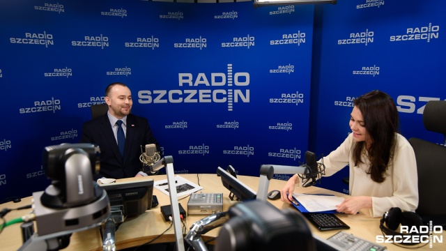 Zamiast cieszyć się z programu Rodzina 500 opozycja szuka okazji do krytyki - tłumaczył w Rozmowie pod krawatem radny PiS Paweł Mucha.