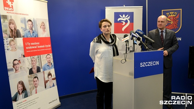 Kuba jest chory na białaczkę, a jedynym ratunkiem dla niego jest przeszczep szpiku. Dlatego rodzina, przyjaciele i lekarze organizują akcję, zachęcając do tego by zarejestrować się do bazy dawców komórek macierzystych.