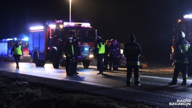 Zmarł 37-letni mężczyzna ranny w piątkowym wypadku na krajowej szóstce w okolicy Wicimic niedaleko Płotów. To trzecia ofiara śmiertelna.