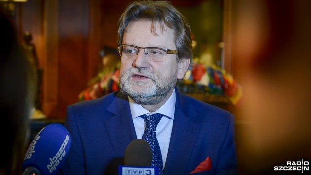 Ministerstwo Zdrowia przyzna dodatkowo 1900 miejsc szkoleniowych dla młodych lekarzy. Resort przygotowuje plan, który ma przyciągnąć studentów na kierunki medyczne.