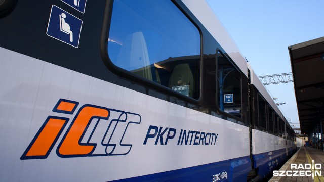 Mieszkańcy Świnoujścia apelują do PKP InterCity i ministra infrastruktury z prośbą o stworzenie całorocznego połączenia kolejowego z Warszawą.