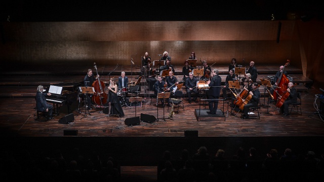 Muzyka polska w jazzowych aranżacjach zabrzmiała we wtorek wieczorem w szczecińskiej filharmonii.