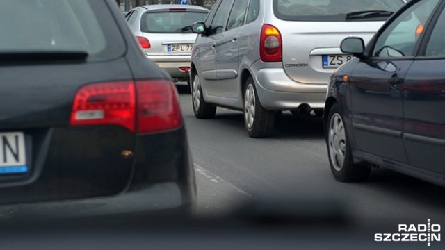 Na skrzyżowaniu ulic Zwierzynieckiej i Kurzej zderzyły się dwa samochody. Nikomu nic się nie stało, ale wjazd do miasta od strony autostrady A6 i Płoni był zakorkowany.
